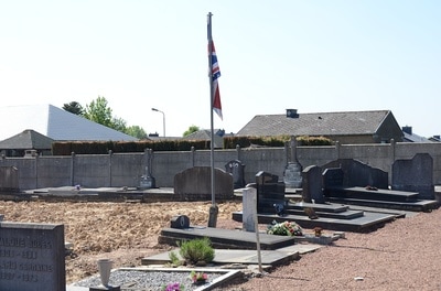 Ophain-Bois-Seigneur-Isaac Communal Cemetery