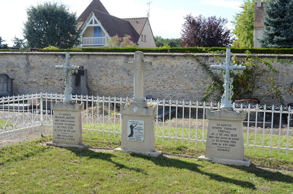 Poigny-la-Forêt Communal Cemetery