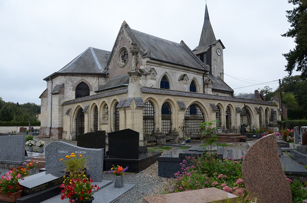 Ribeaucourt Churchyard