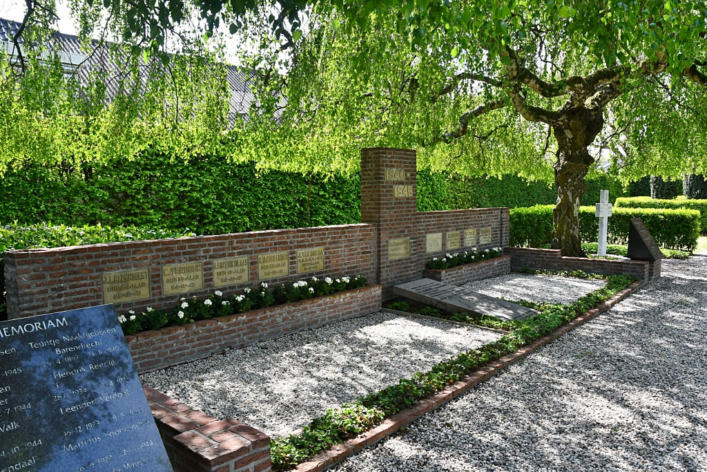 's Gravendeel (Kerkstraat) General Cemetery