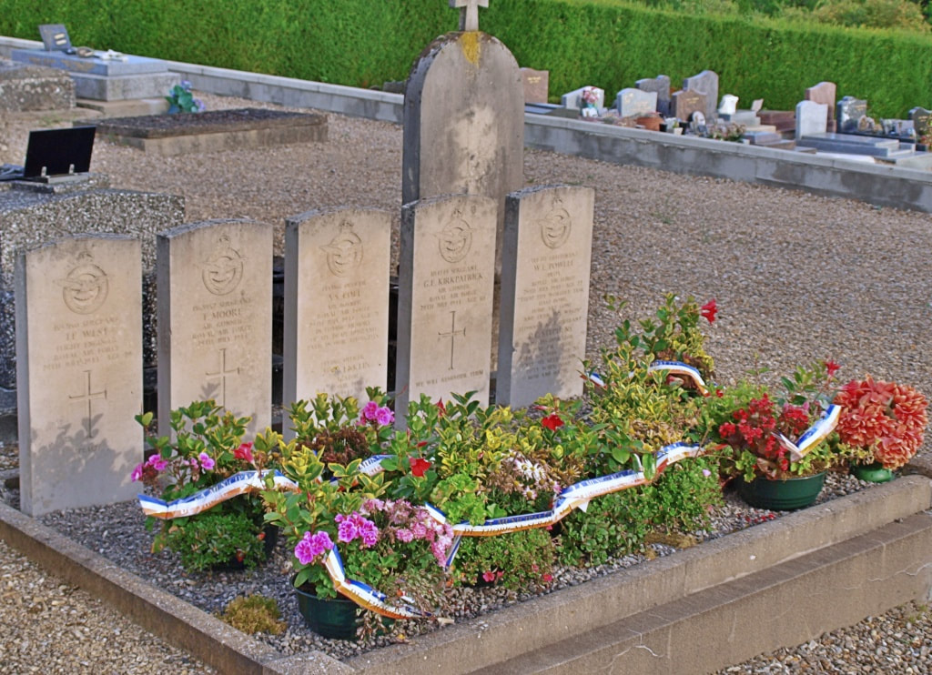St. Martin-sur-Oreuse Communal Cemetery