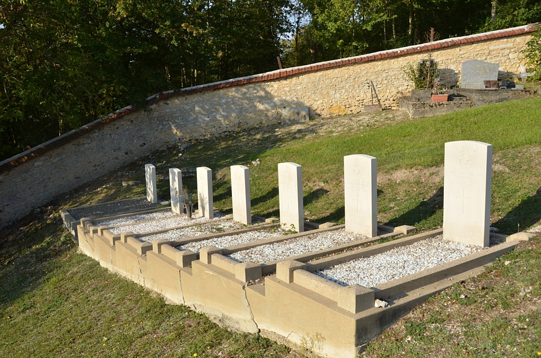 St. Aquilin-de-Pacy Communal Cemetery