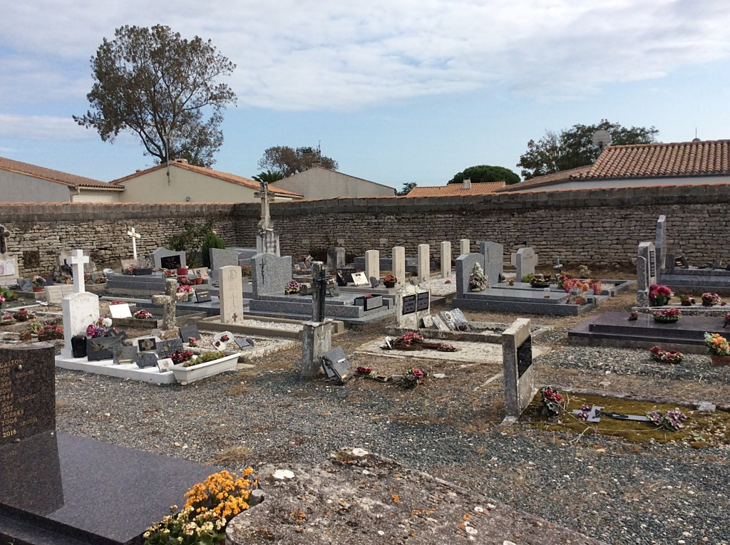 St. Clément-des-Baleines Communal Cemetery