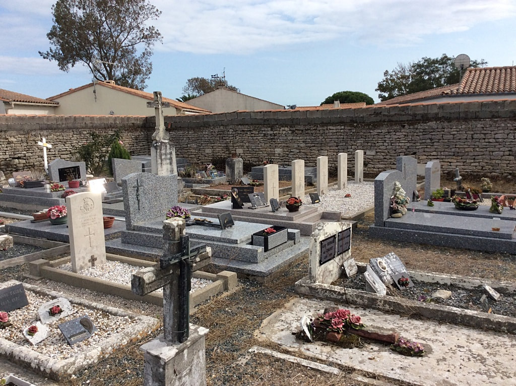 St. Clément-des-Baleines Communal Cemetery