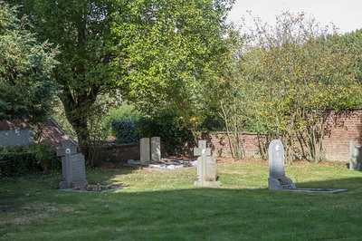 St. Lievens-Esse Churchyard
