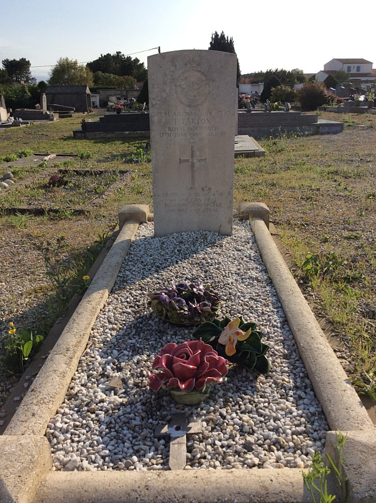 St. Palais-sur-Mer Communal Cemetery