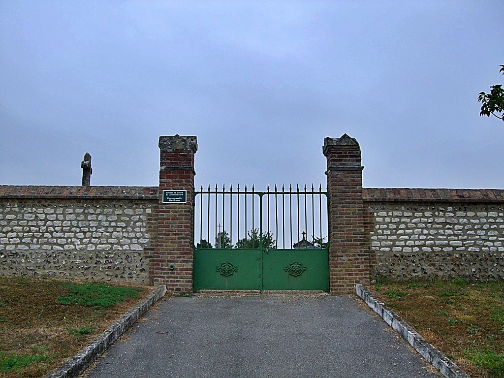 St. Pierre-du-Vauvray Communal Cemetery