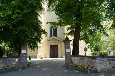 St. Pieters-Leeuw Churchyard
