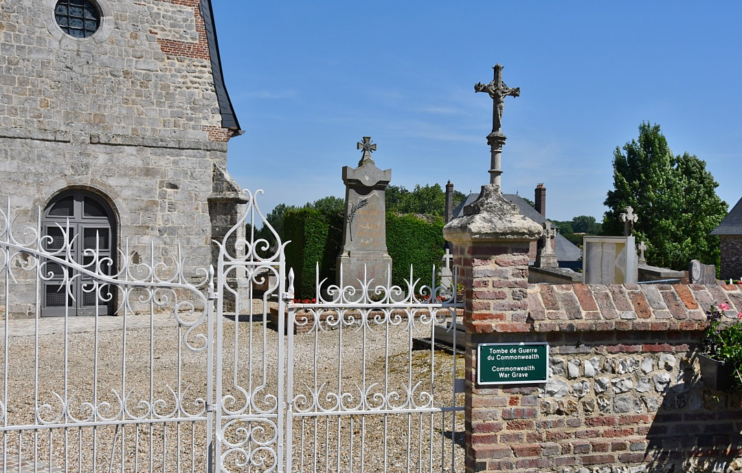 St. Vaast-Dieppedalle Churchyard