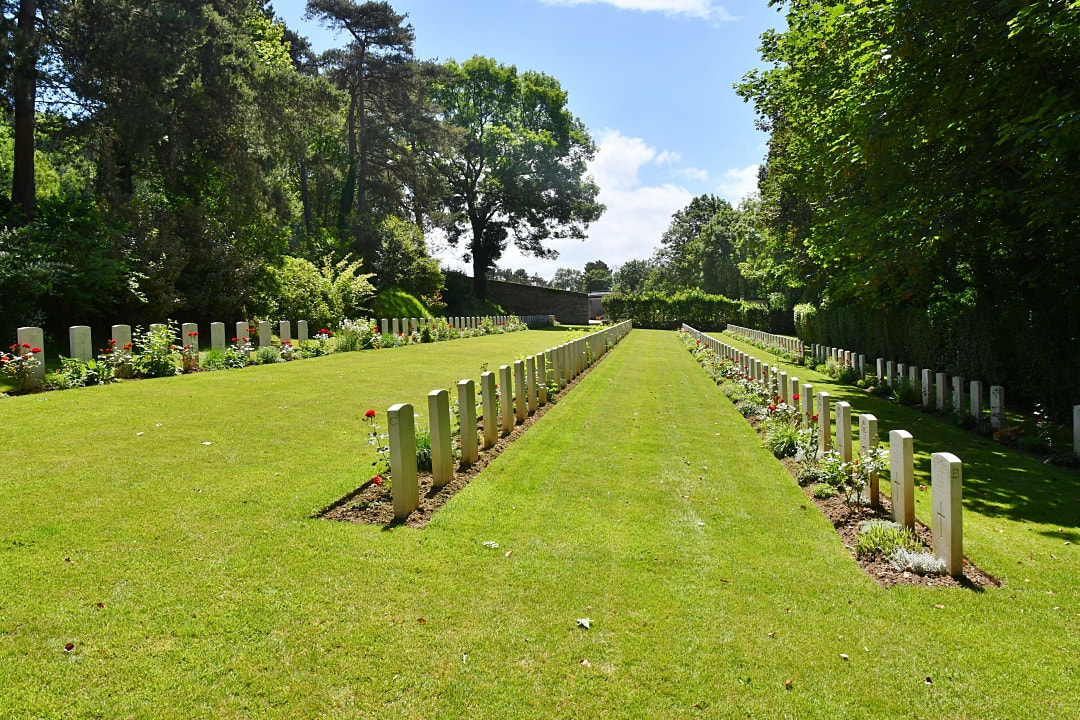 St. Valery-en-Caux Franco-British Cemetery
