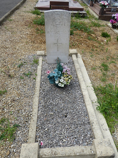 Thelonne Communal Cemetery
