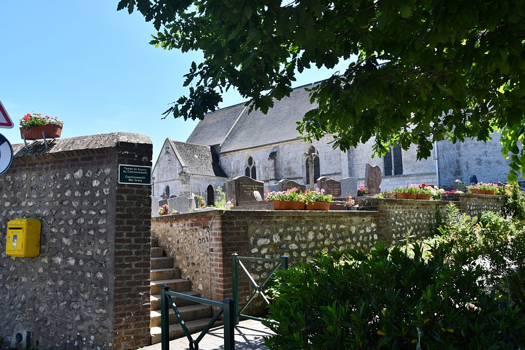 Thérouldeville Churchyard