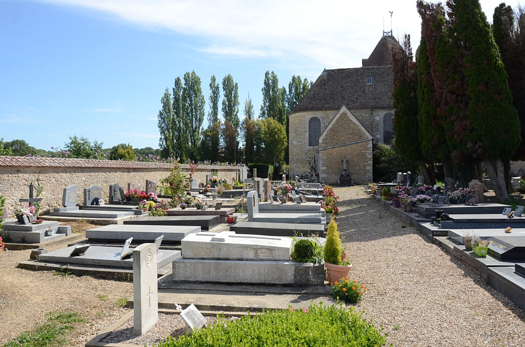 Thoiry Churchyard