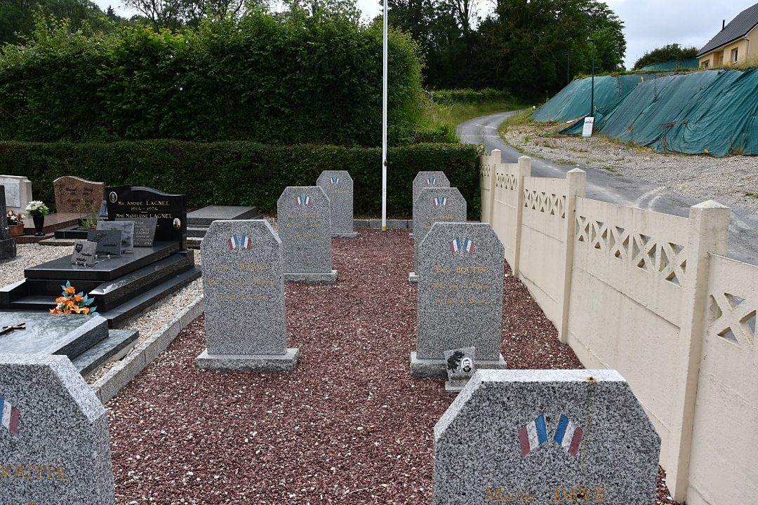 Torcy-le-Petit Communal Cemetery