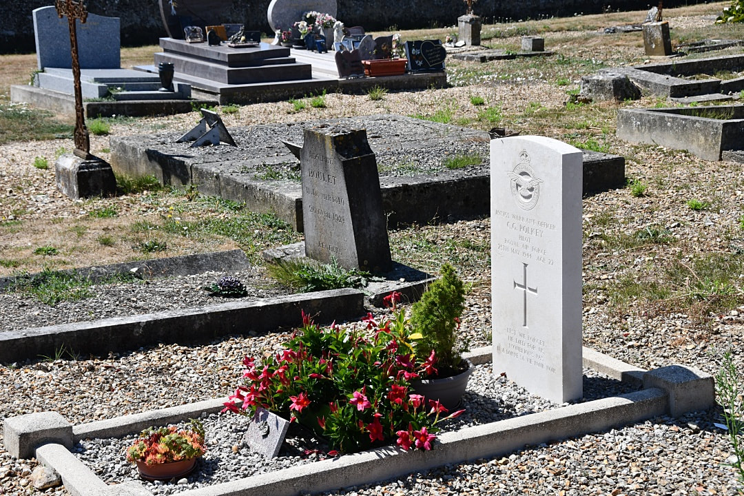 Trie-la-Ville Communal Cemetery