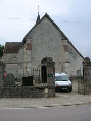 Trouan-le-Petit Churchyard