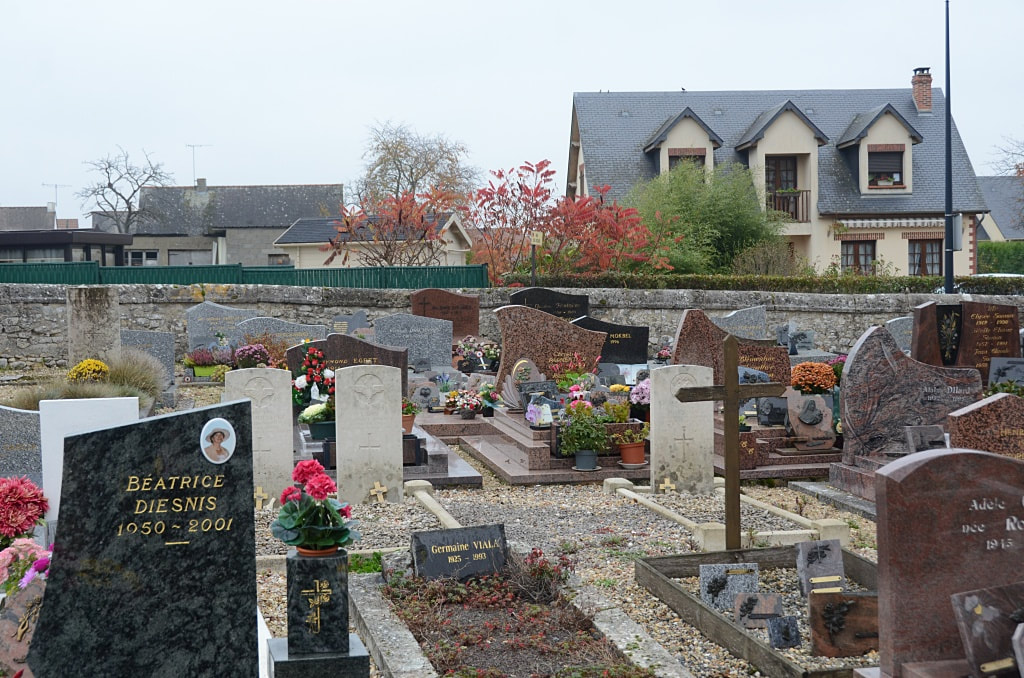 Vatteville-la-Rue Churchyard