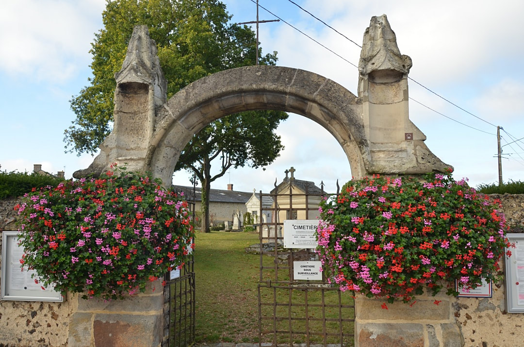 Verneuil-sur-Avre Communal Cemetery