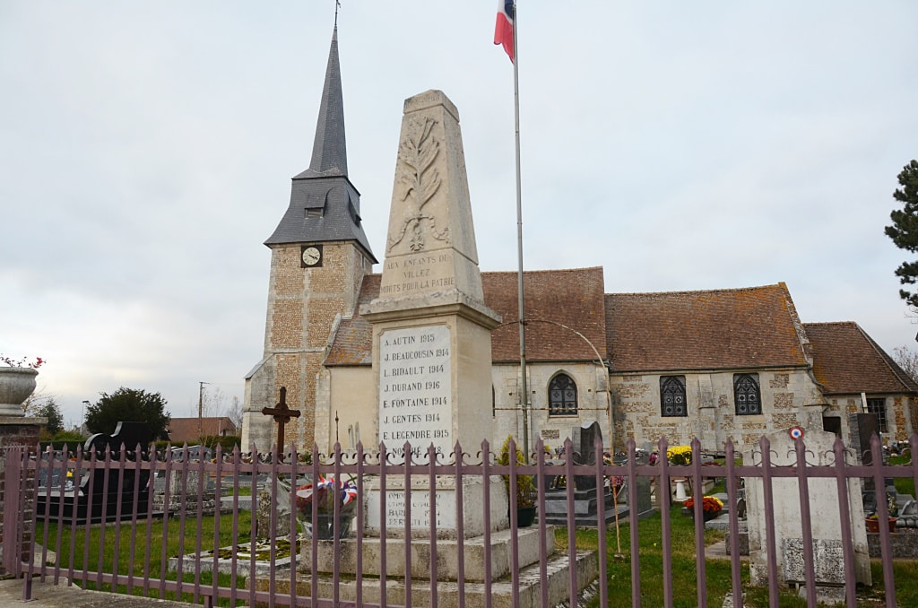 Villez-sur-Neubourg Churchyard