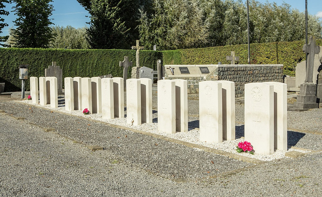 Warneton (Waasten) Communal Cemetery 