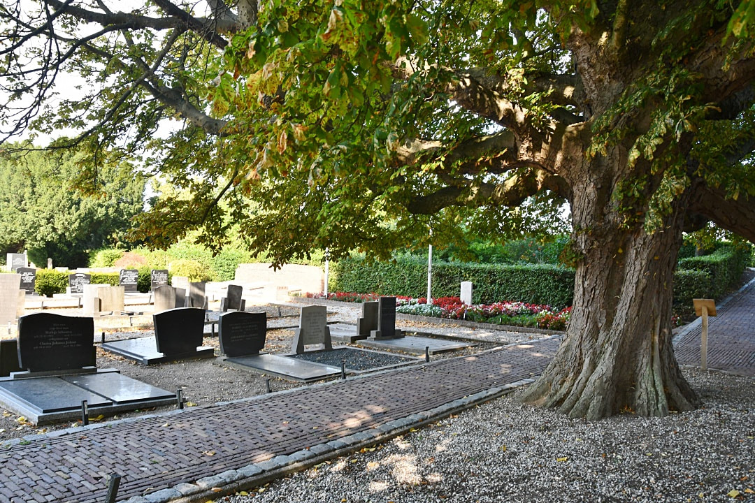 Wijk-en-Aalburg General Cemetery