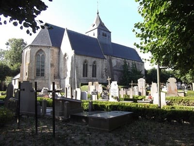Wulveringem Churchyard 
