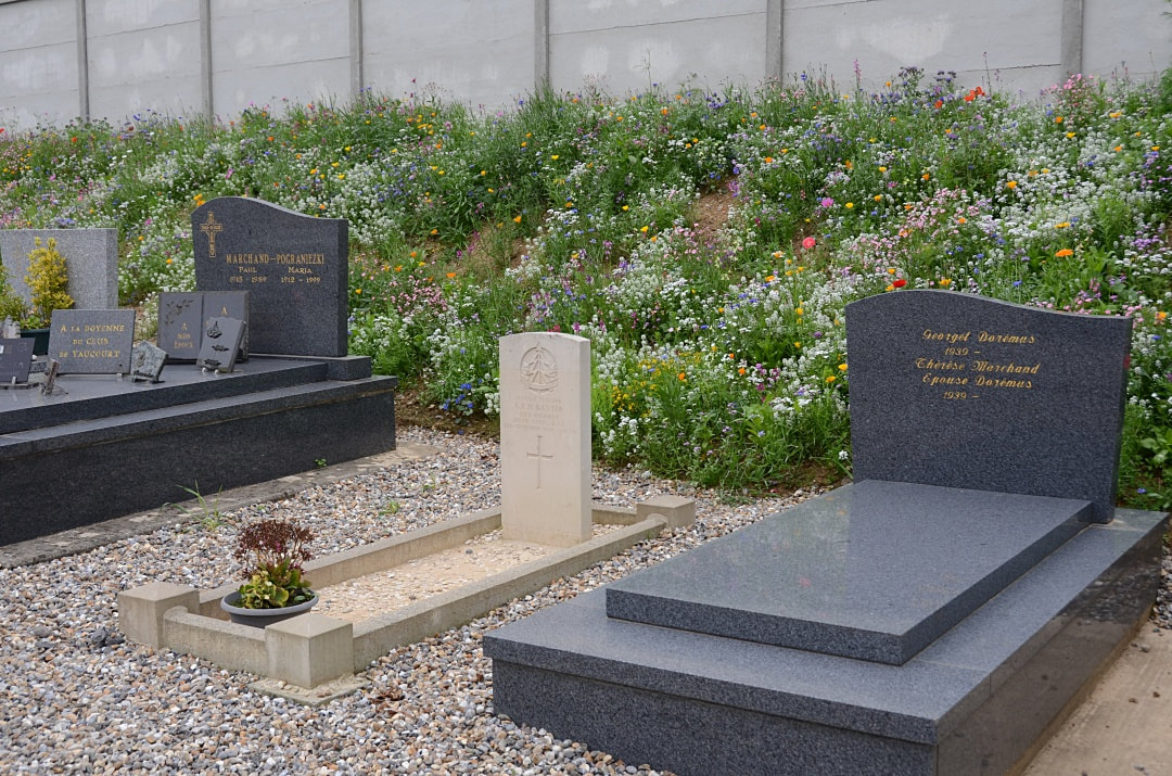 Yaucourt-Bussus Communal Cemetery
